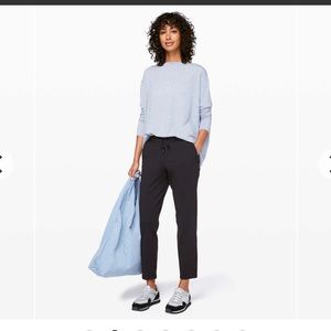 Lululemon ‘On the Fly’ 7/8 length pant, Black, size 6 US.  Excellent condition.